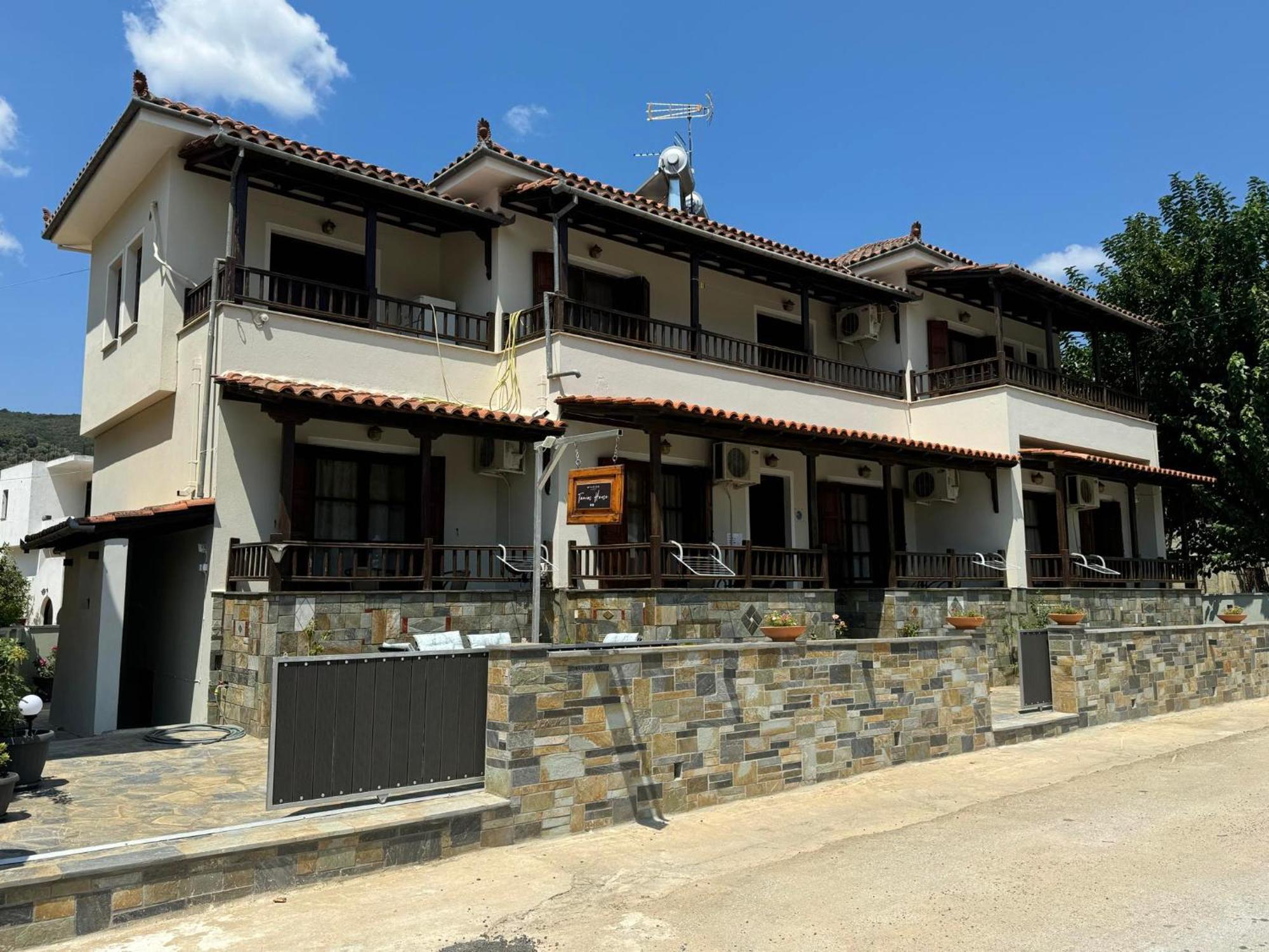 Апартаменты Tanias House Платаньяс Экстерьер фото